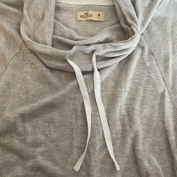 Hollister lightweight, cowlneck with strings, long sleeve shirt  ladies size M - Picture 3 of 12
